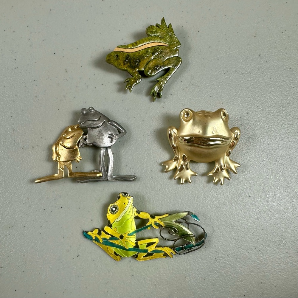 Vintage Frog Pin Lot Of 4 Brooch Metal Wood Kitsch Animal